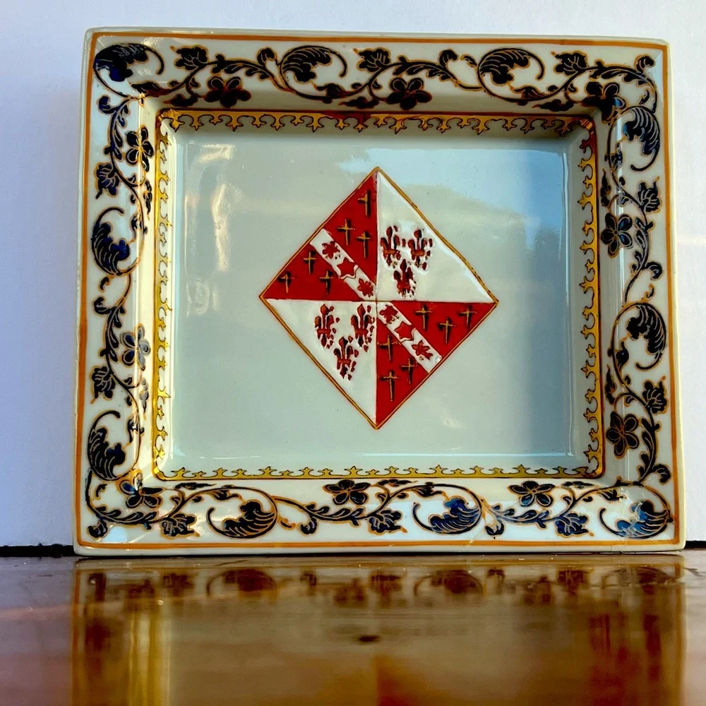 Tozai Gilt-Decorated Handpainted Decorative Porcelain Heraldic Tray. Small Crack
